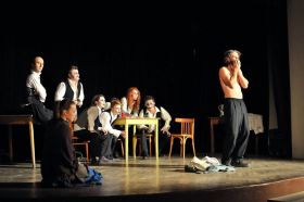 Divadeln predstavenie Krma hrzy